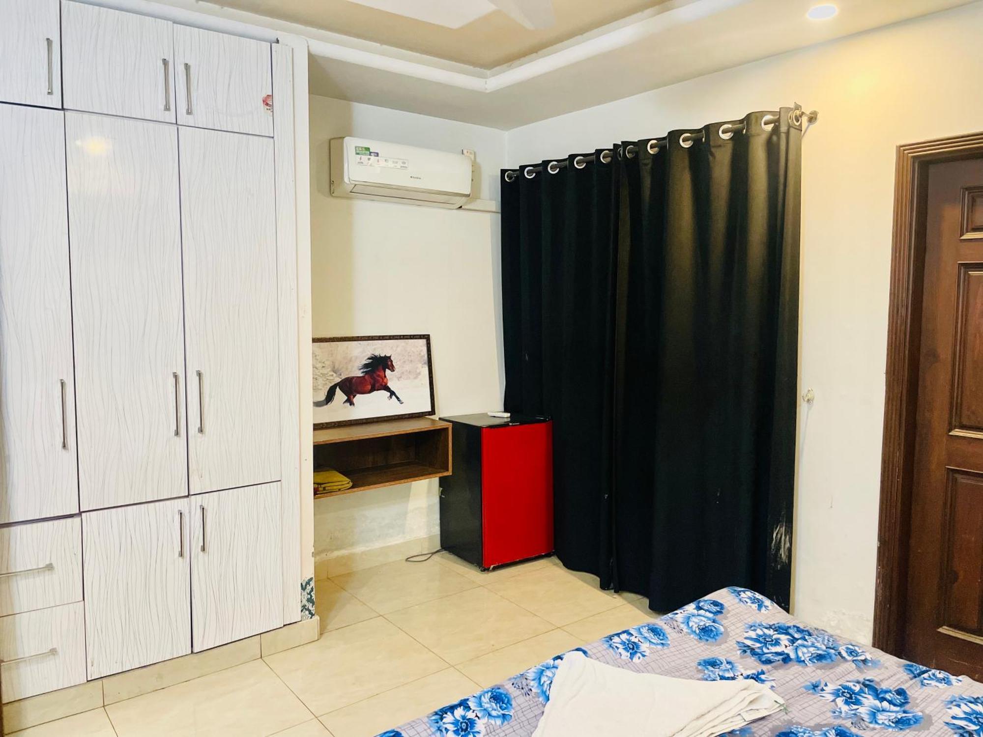 Appartamento Stunning And Peaceful 1Bhk,Free Parking + Wifi Islamabad Esterno foto